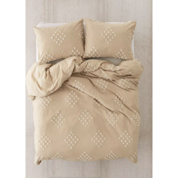 NWOT UO Tufted Geo Pillow Sham Set
